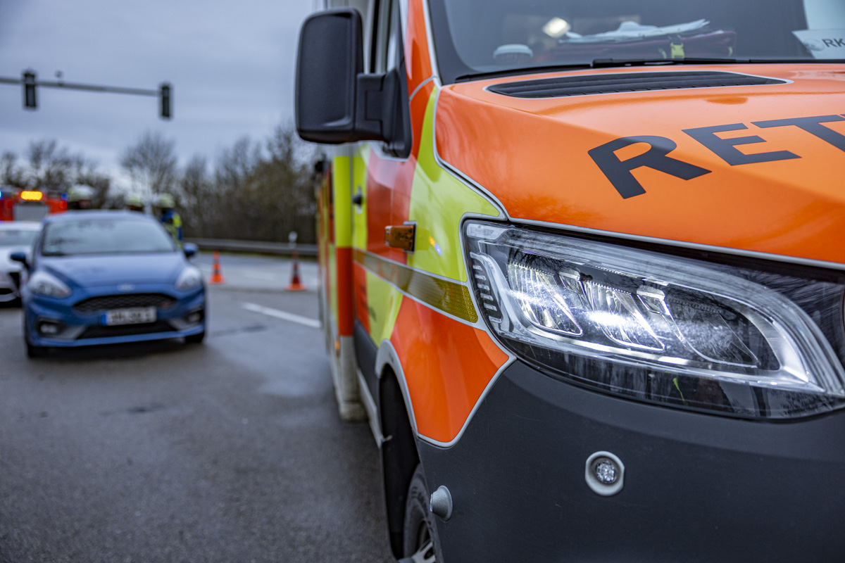 Motorradfahrer beim Überholvorgang schwer verletzt