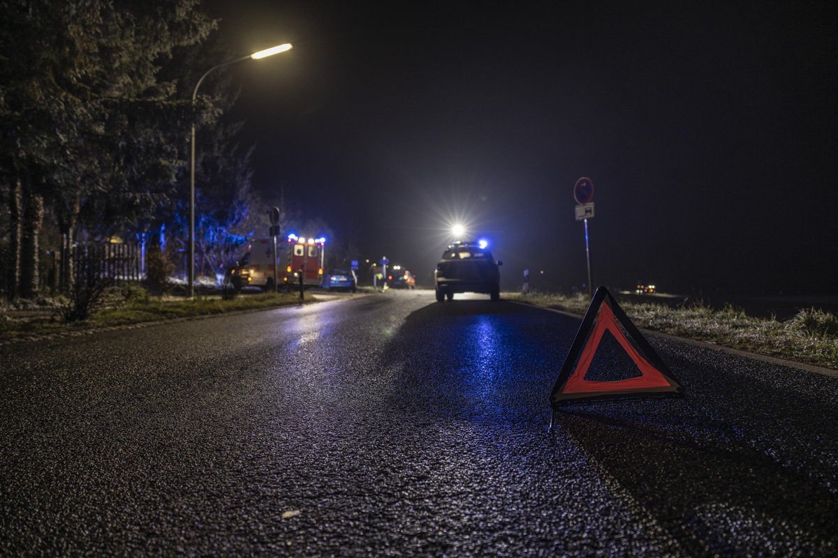Unfallflucht mit dem Leichenwagen: Fahrer vor Gericht