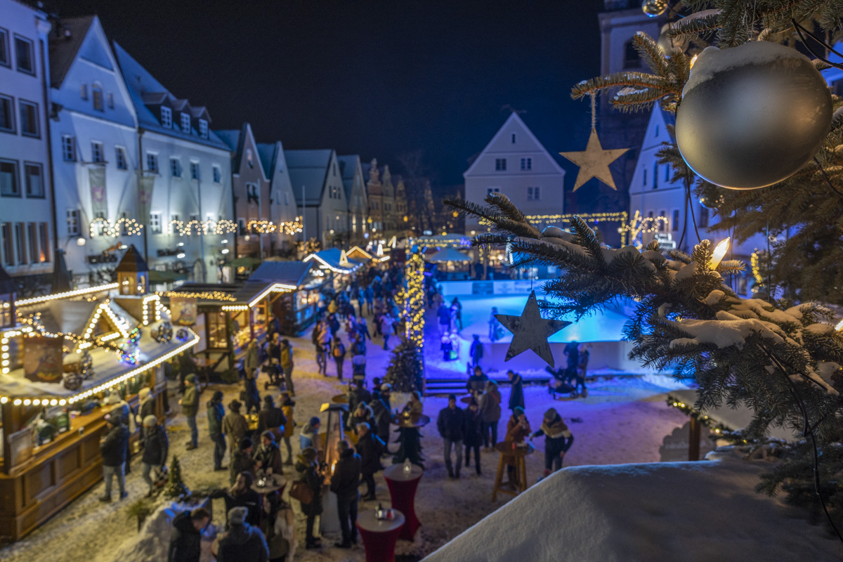Weihnachtszauber in Weiden: Christkindlmarkt lockt ab Ende November