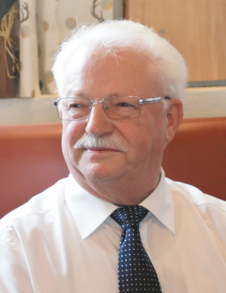 Wie beim Open-Air: Volle Hofeinfahrt beim 80. Geburtstag von Georg Schmidbauer