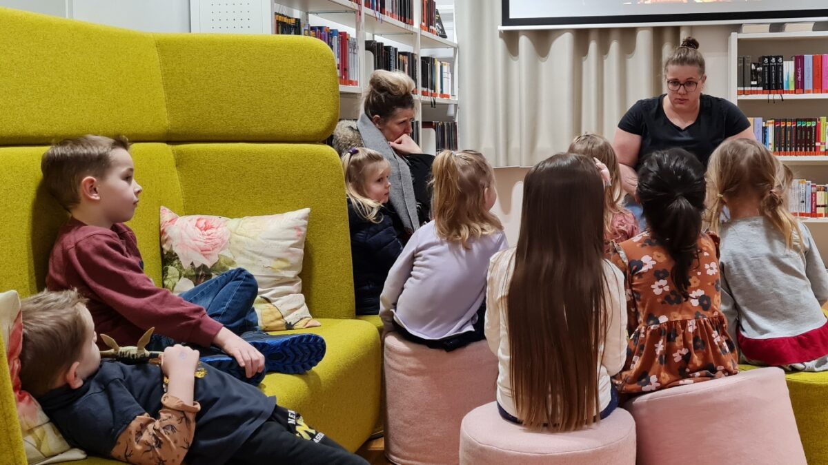 Kreativ und rockig wird es bei den Angeboten der Stadtbibliothek
