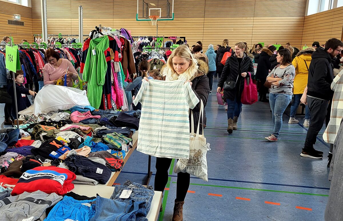Tausende Kleidungsstücke wechselten den Besitzer