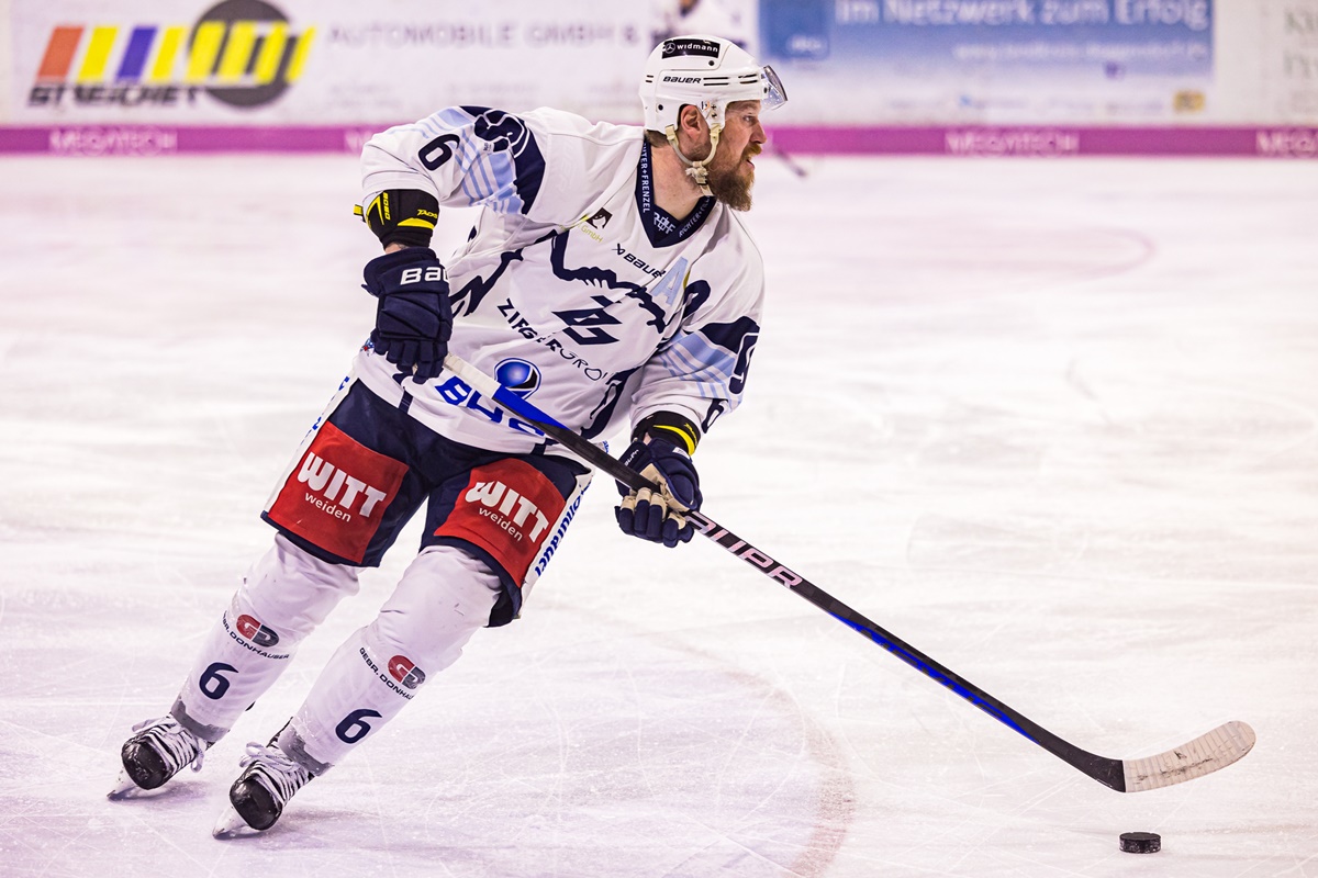 Blue Devils Weiden gewinnen auch Auswärtsspiel Nummer 16