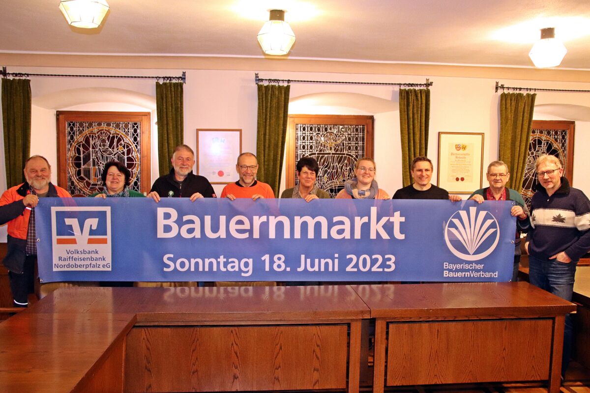 Bauernmarkt in Eschenbach: Milchkönigin hat sich angesagt