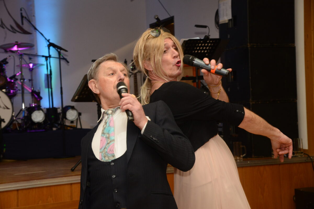 Jede Menge Farbe, Show und Tanz in Parkstein