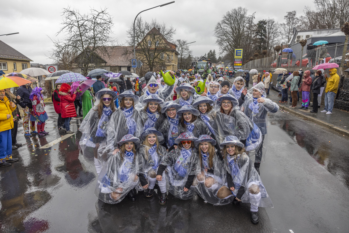 Bildergalerie und Video: Eine megamäßige Stimmung beim Faschingszug in Neustadt