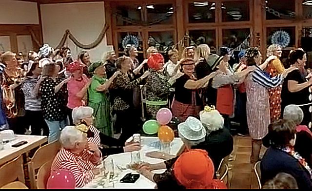 Weiberfasching beim Hammerwegerer Zoiglfasching – grad lustig wars