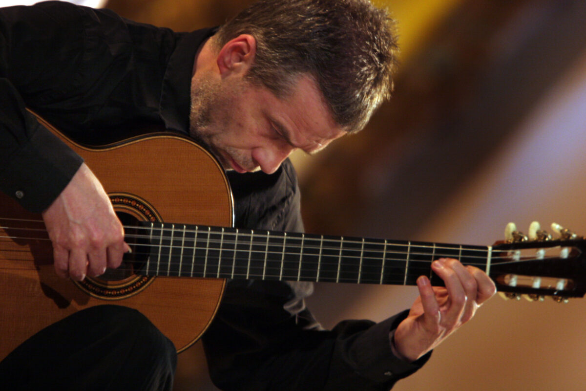 Friedemann Wuttke: Ein Meister der Gitarre kommt nach Waldsassen