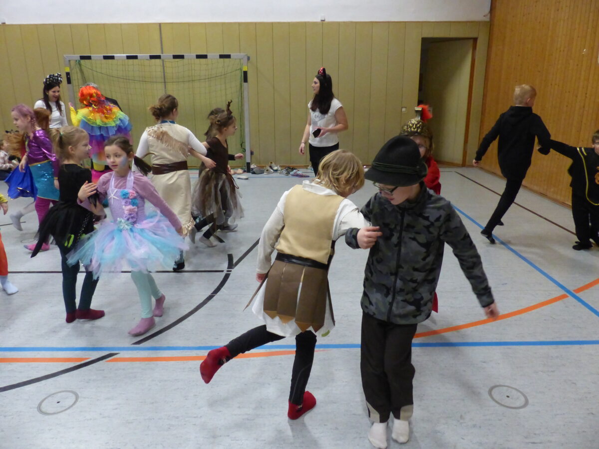 Kinderfasching in der Grundschule