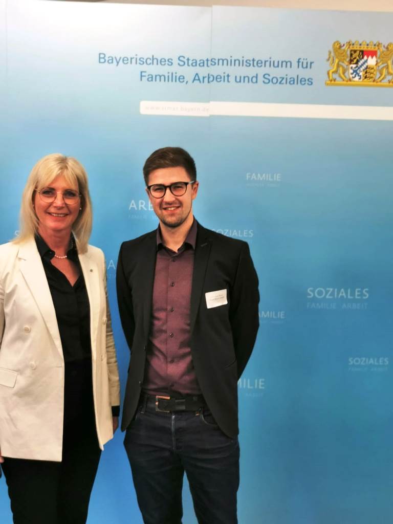 Familienministerin will mehr über Eisen Knorr erfahren