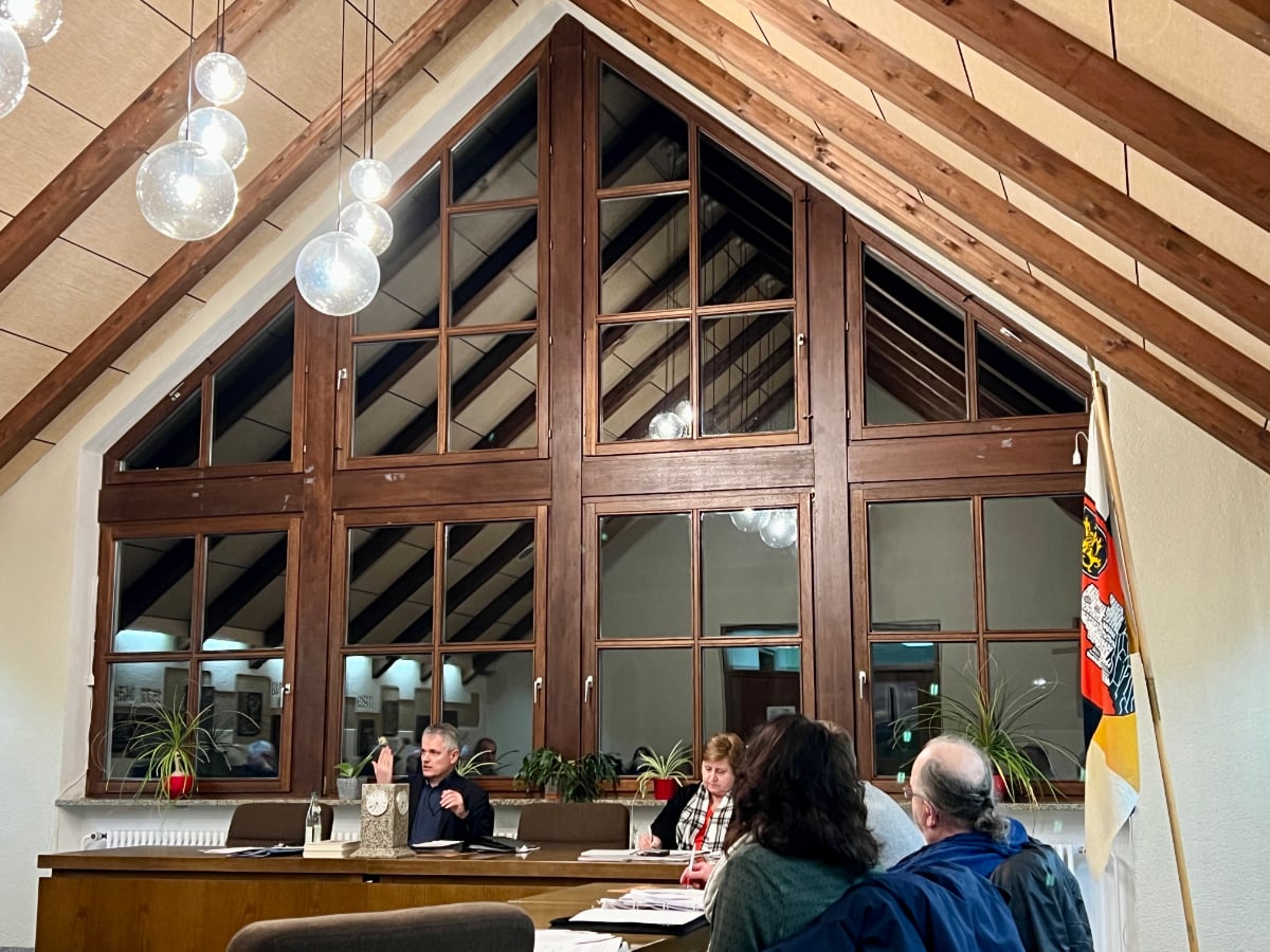 Sitzungssaal in Flossenbürg soll im Sommer keine Sauna mehr sein