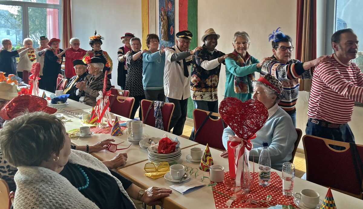 Erster gemeinsamer Seniorenfasching der Pfarreiengemeinschaft