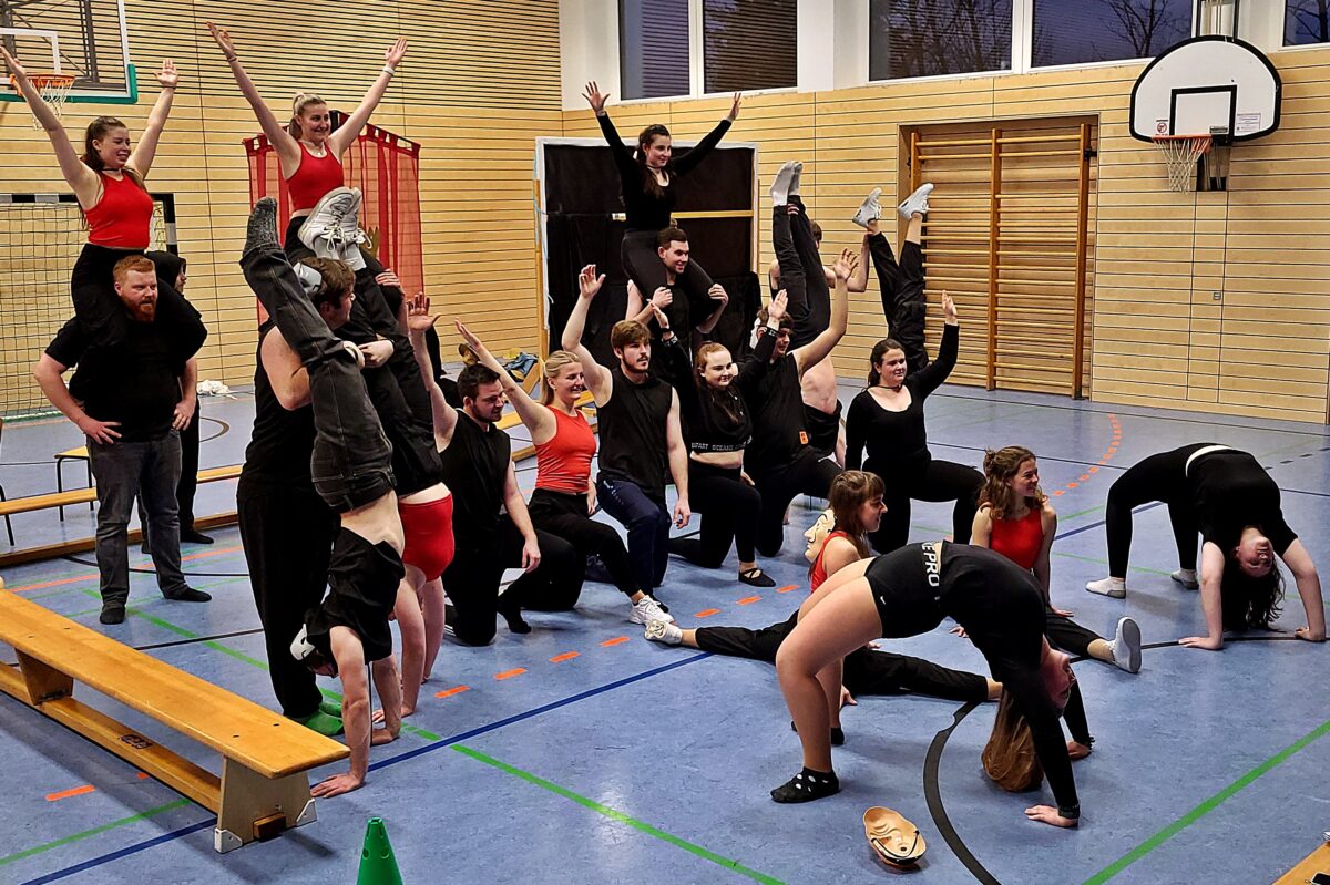 Showtanzgruppen feiern Jubiläum und starten wieder beim Rosenmontagsball