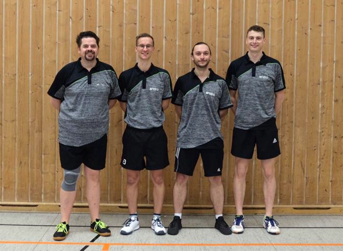 Eschenbacher Tischtennisherren werden ungeschlagen Bezirkspokalsieger