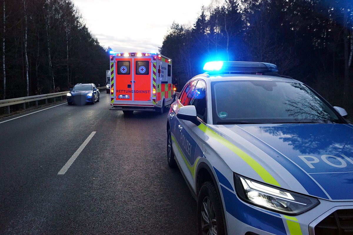Schulbusunfall auf B22 in Erbendorf vier Kinder leicht verletzt