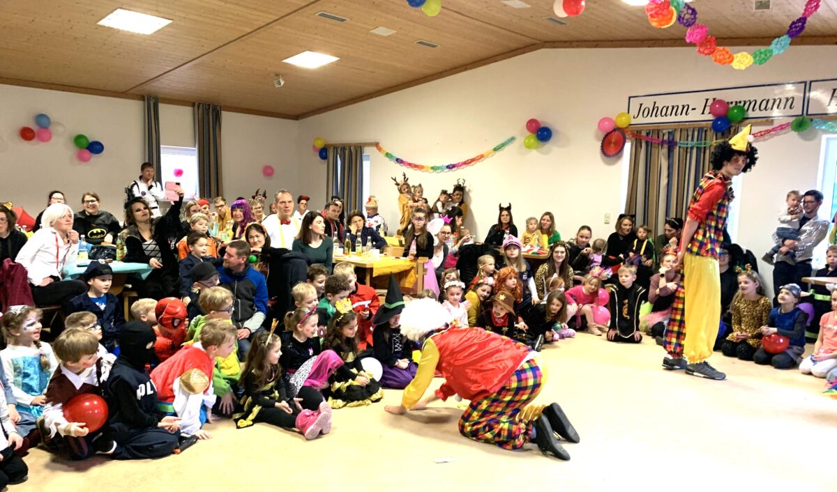 Kirwaleit haben sich für den Kinderfasching jede Menge einfallen lassen