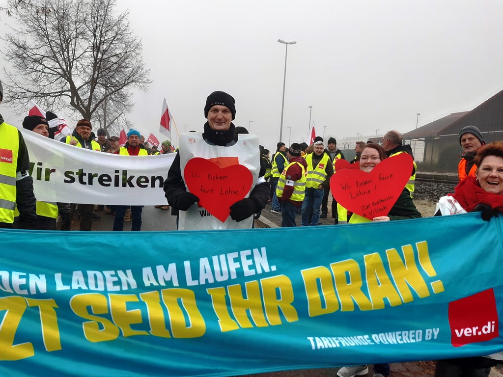 Eindrucksvolles Streiksignal aus Grafenwöhr