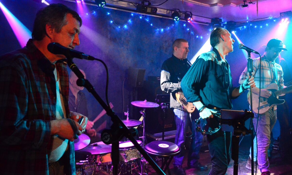 „The Countryholics“ brachten die Tanzschuhe zum Glühen