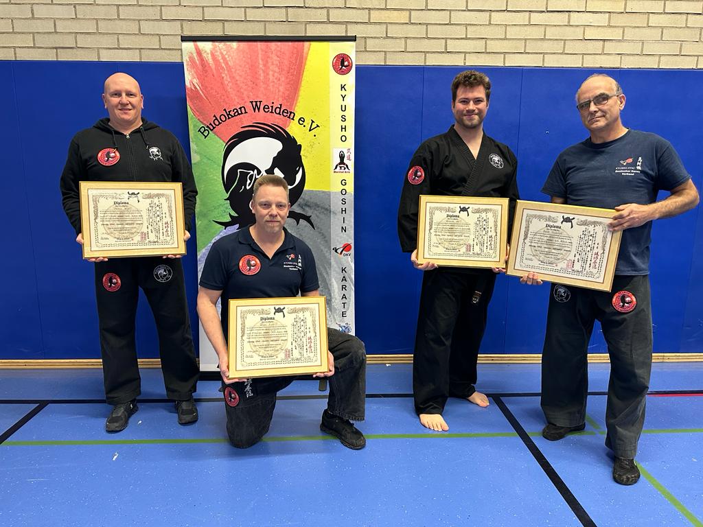 Karateka von Budokan Weiden erwerben neue DAN-Stufen