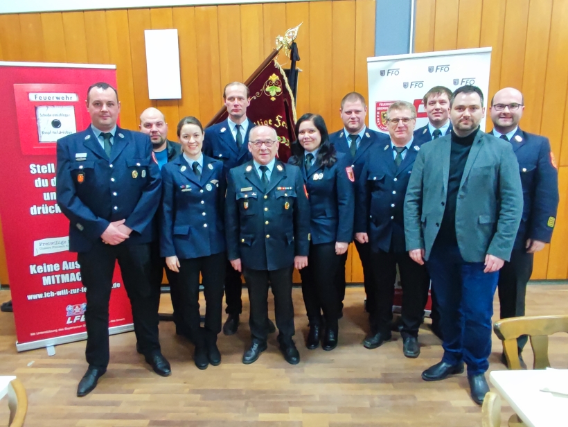 Generationswechsel bei der Feuerwehr Oberwildenau: Christoph Ammer löst Josef Kres ab