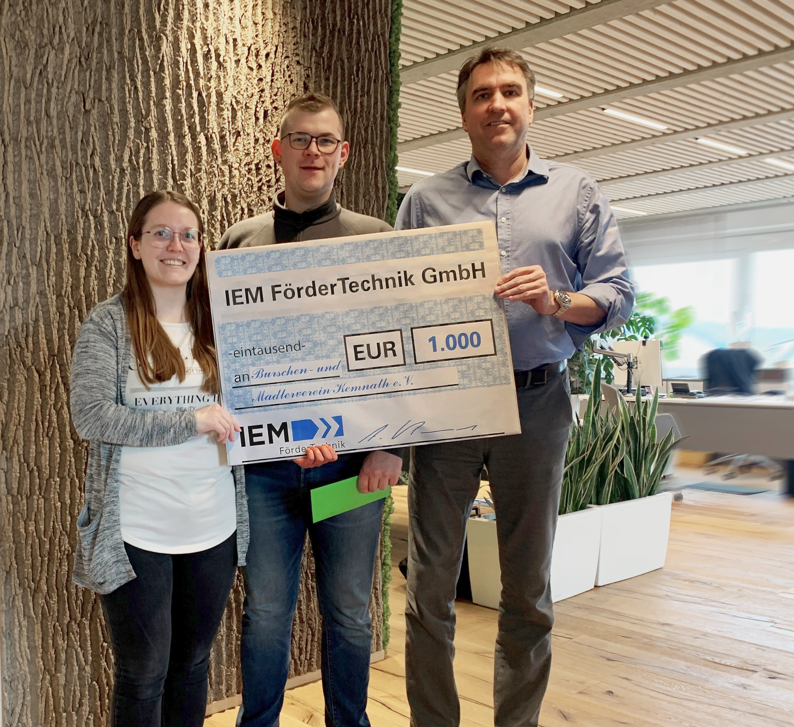 IEM FörderTechnik unterstützt Kemnather „Burschen“ und „Madler“