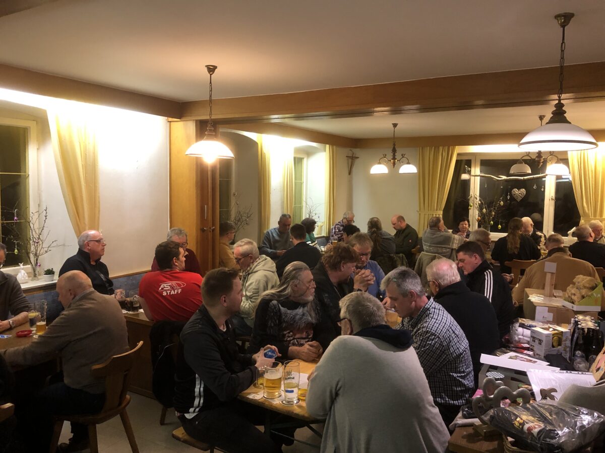 Volles Haus und drei Gewinner beim CSU-Preisschafkopf