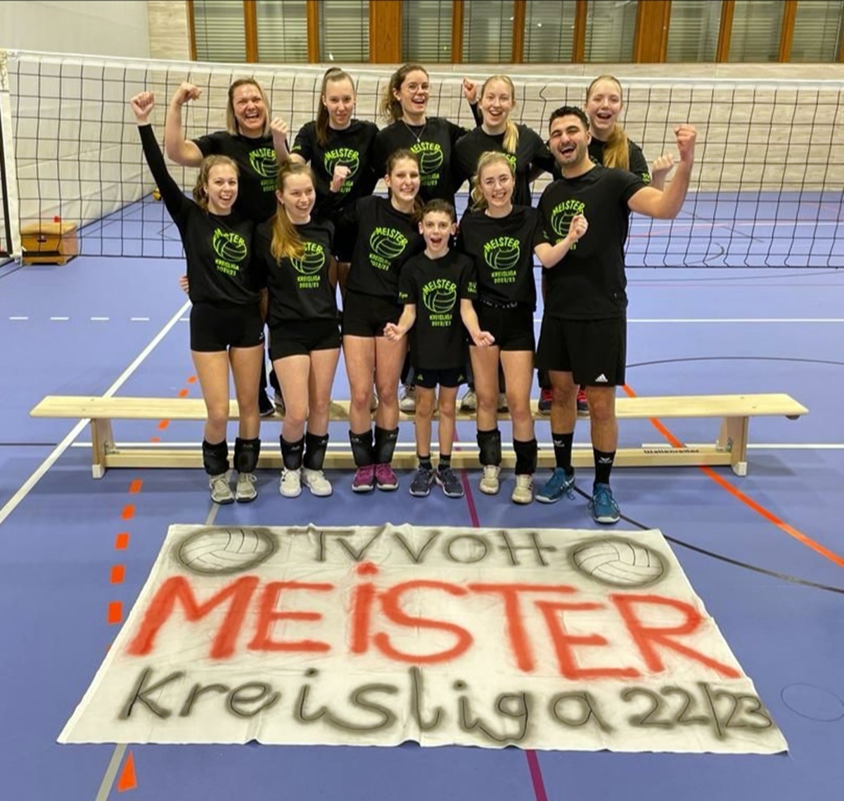 Zweite Damen-Volleyballmannschaft des TV Vohenstrauß sensationell Meister