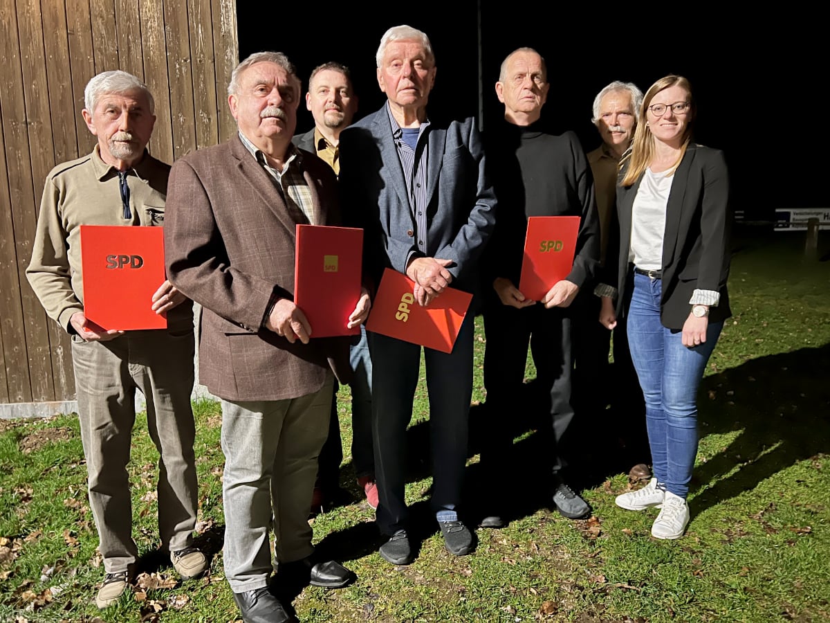 Störnsteiner Genossen ehren sozialdemokratische Urgesteine
