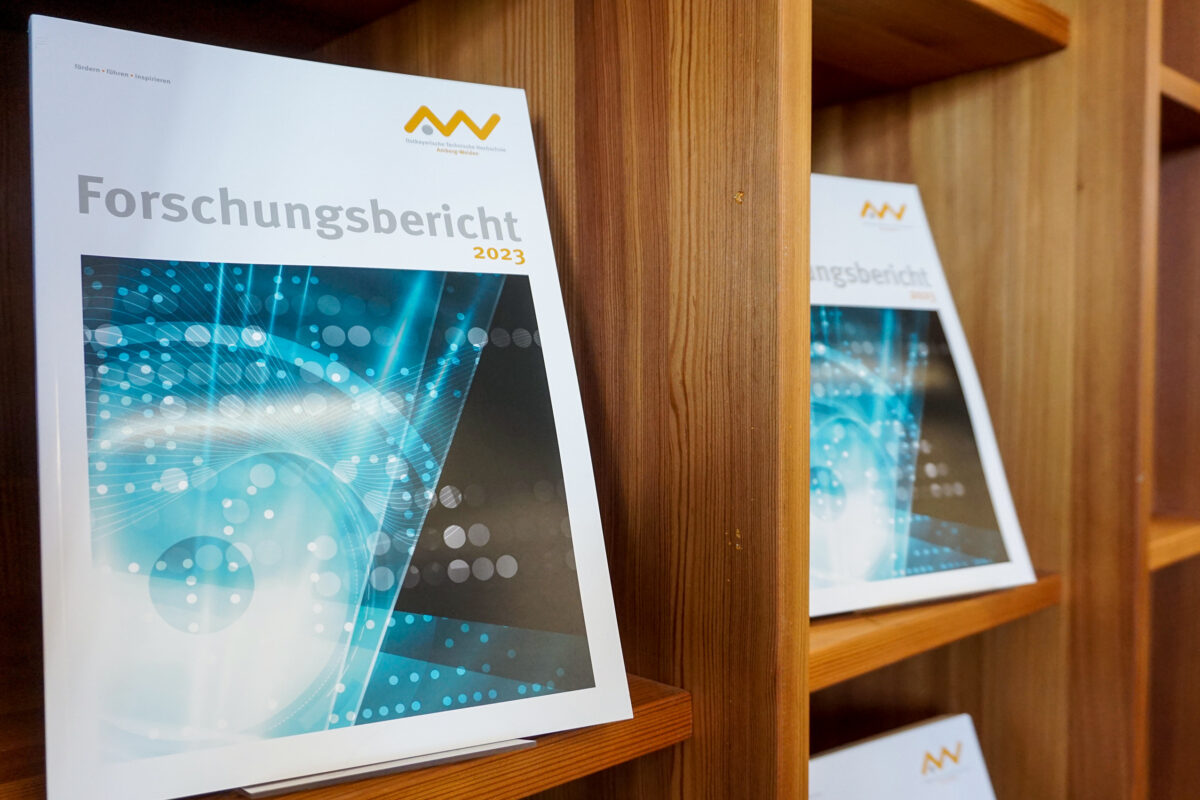 Die Zukunft lesen: OTH-Forschungsbericht 2023 jetzt verfügbar