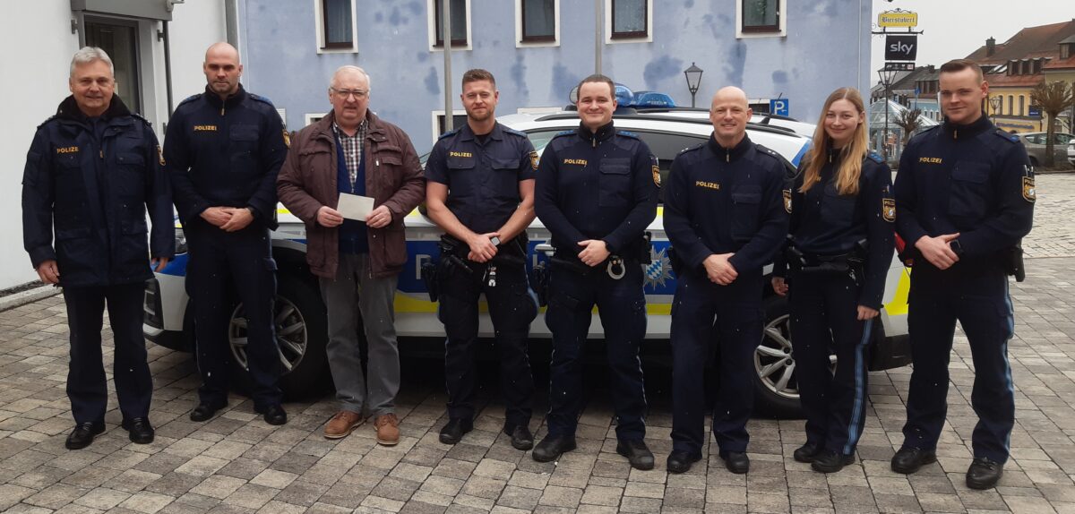 Eschenbacher Polizei spendet Snack-Bar-Erlös an Kinderkrebshilfe
