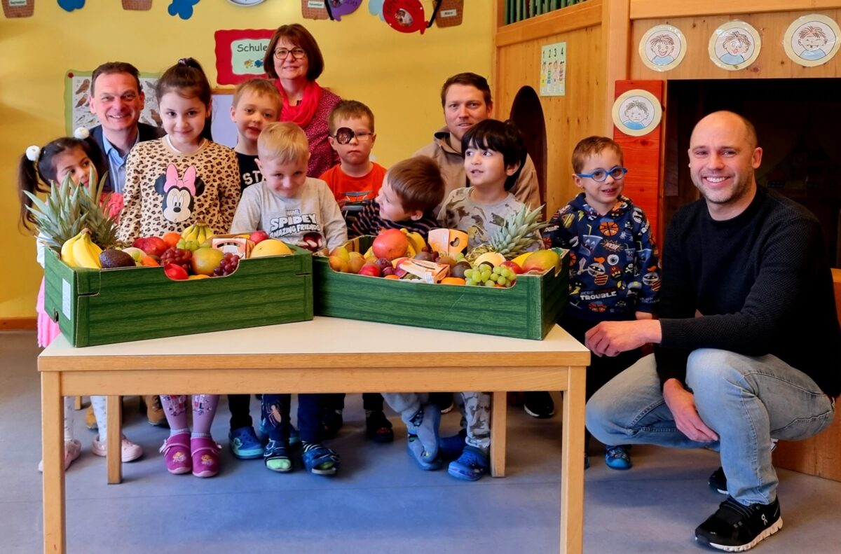 Obst für die Kindergärten