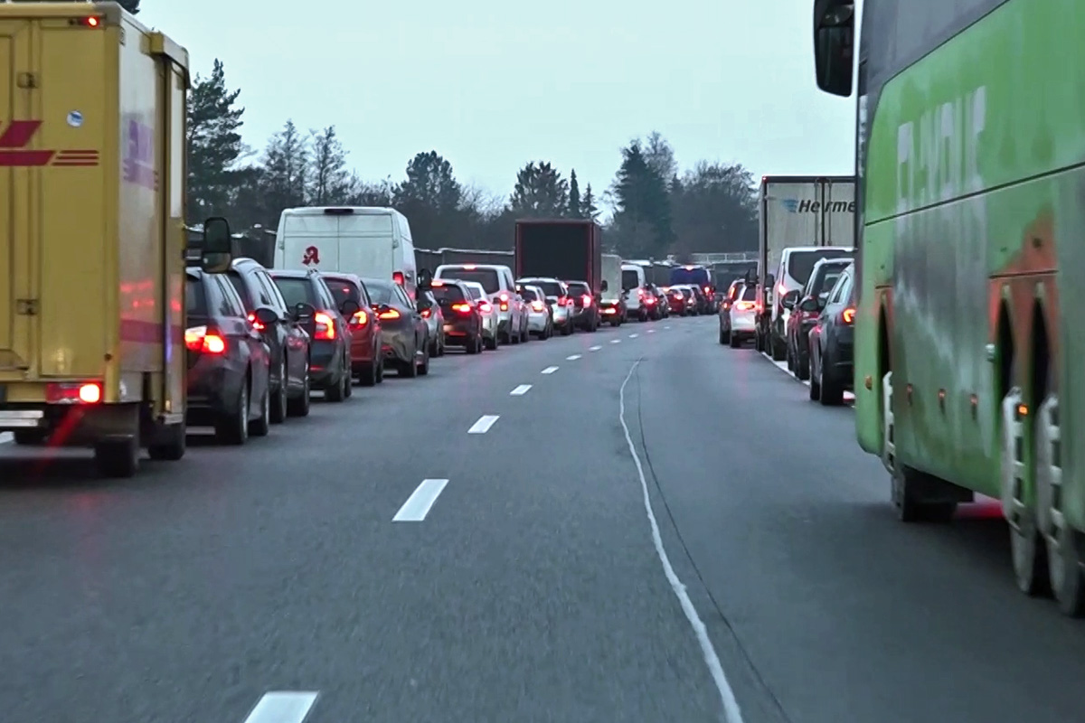 Tödlicher Unfall auf A93 – Polizei lobt Autofahrer für Rettungsgasse