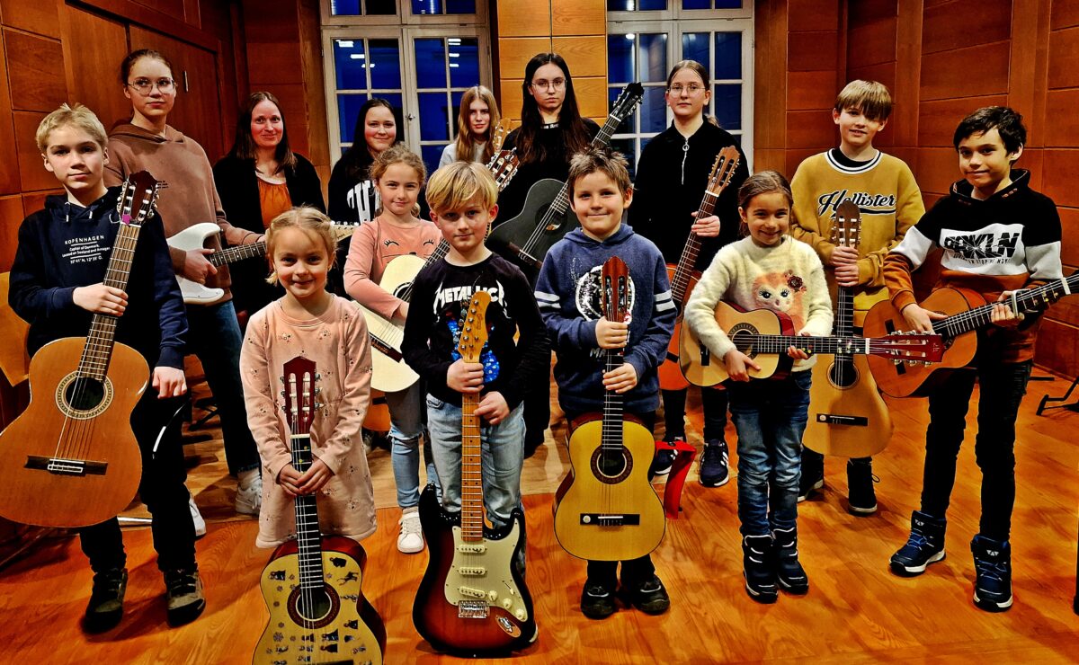Starke Gitarrenklänge in der Franz-Grothe-Schule