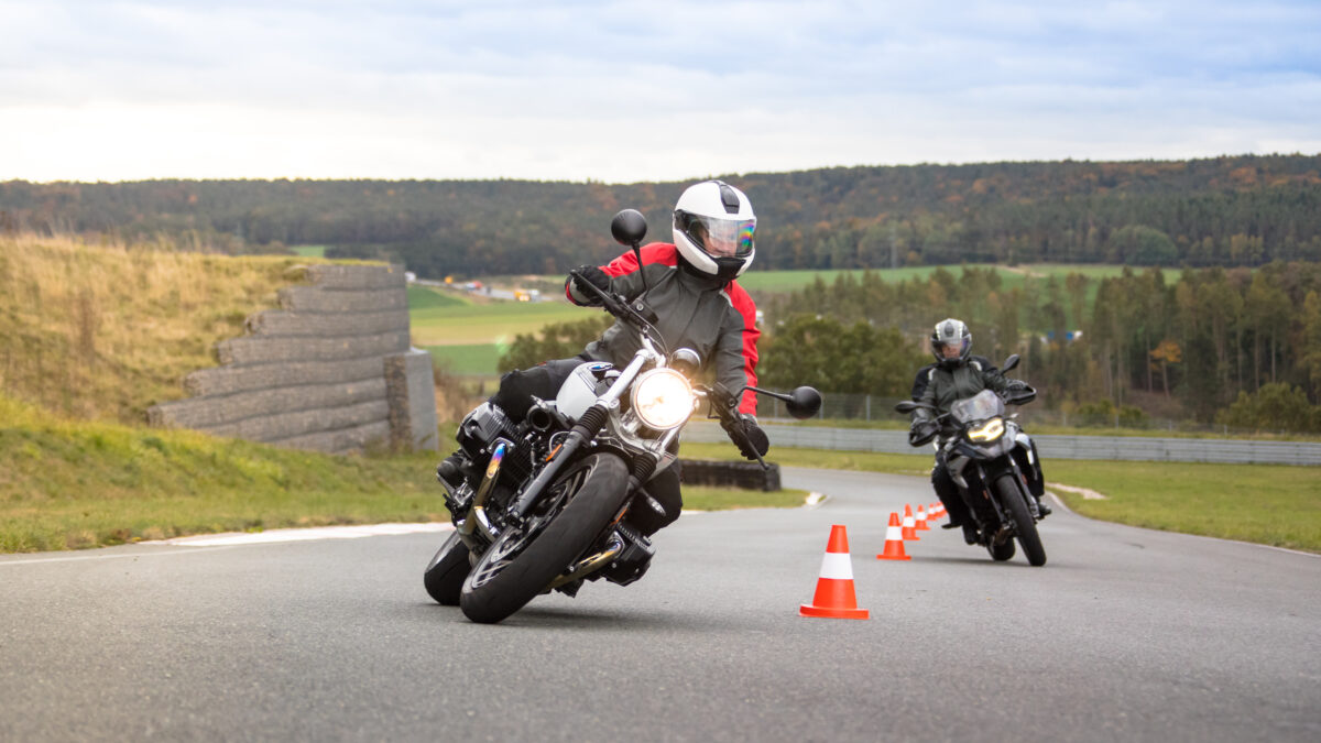 Start in die neue Motorrad-Saison: ADAC gibt Tipps vor der ersten Fahrt nach dem Winter