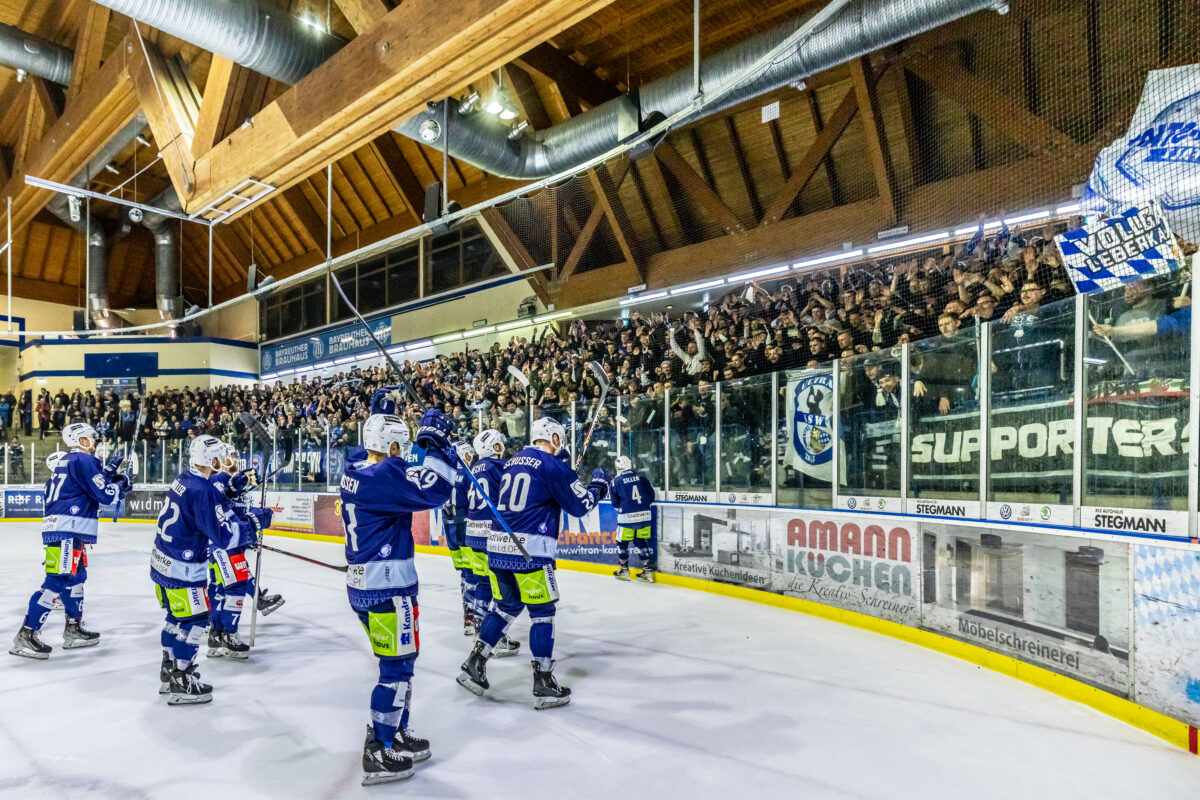Blue Devils Weiden ziehen souverän ins Playoff-Viertelfinale ein