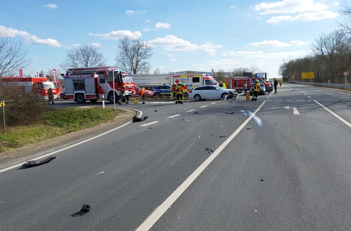 Unfall mit zwei Autos an der „Ponnathkreuzung“