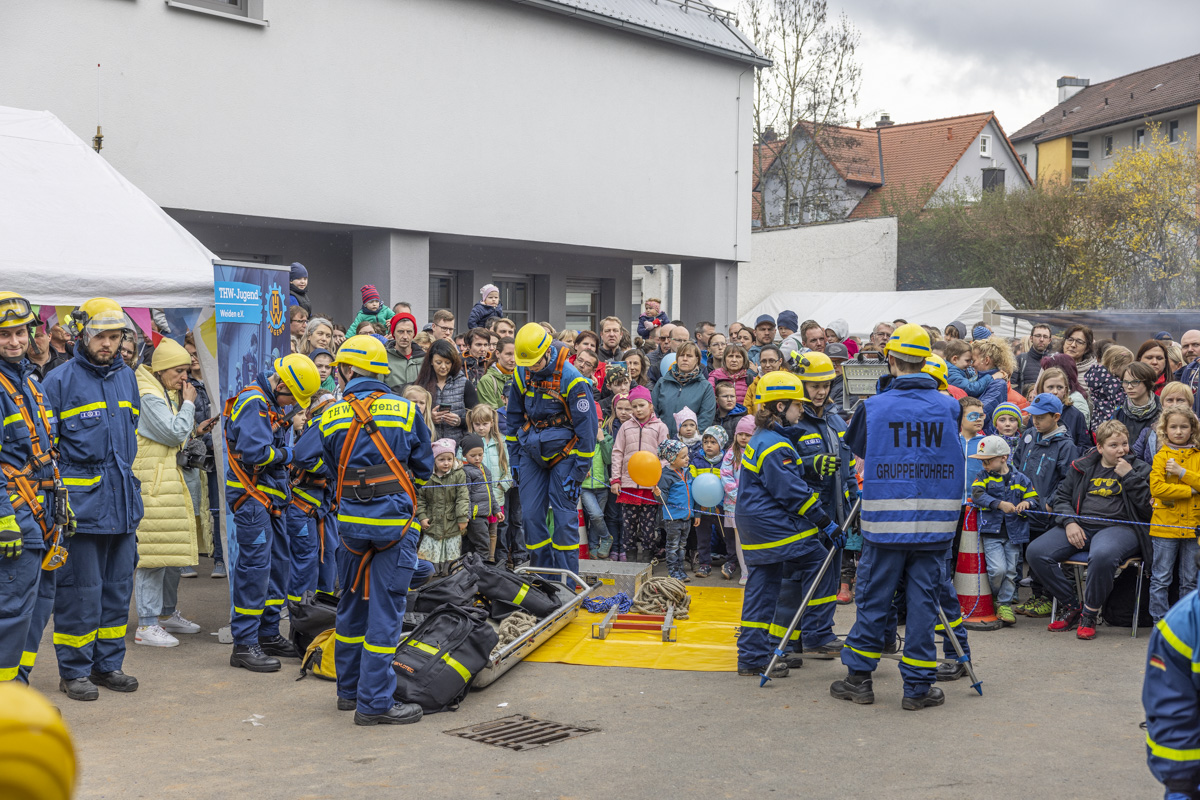 Jubiläumsfest mit viel Action und einer großen Fahrzeugschau beim THW Weiden