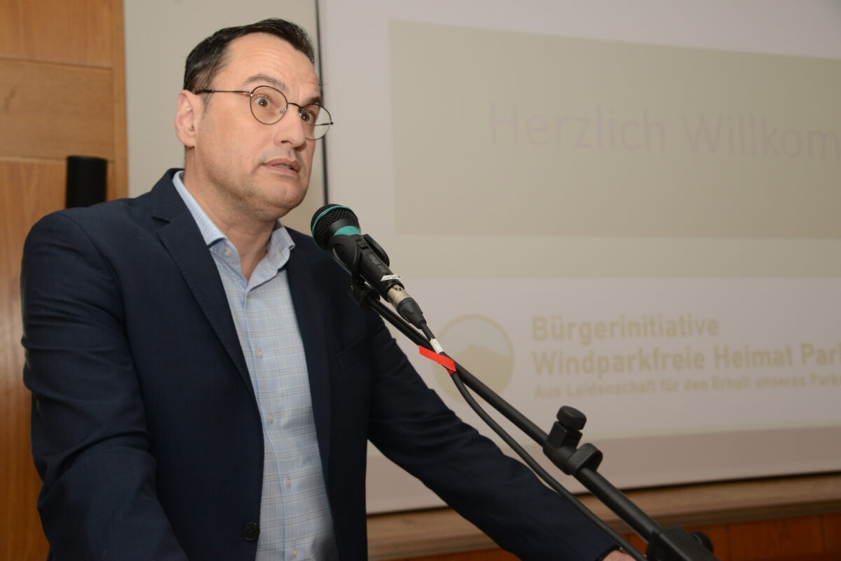 Parkstein: Windkraftgegner fordern Haftungsübernahmeerklärungen