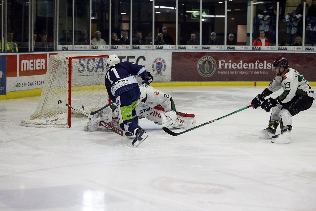 Playoff – Finale: Die Starbulls holen sich Spiel Nummer eins in Weiden