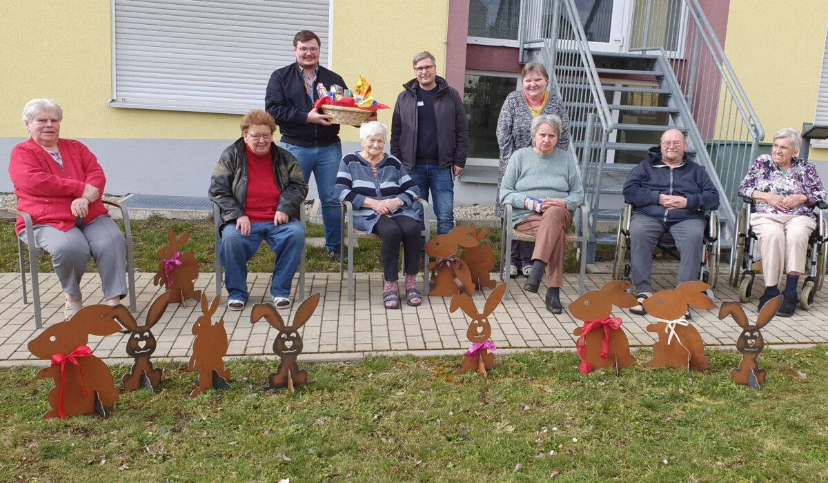 Stahl- und Kuschelhasen: Eine gelungene Oster-Überraschung