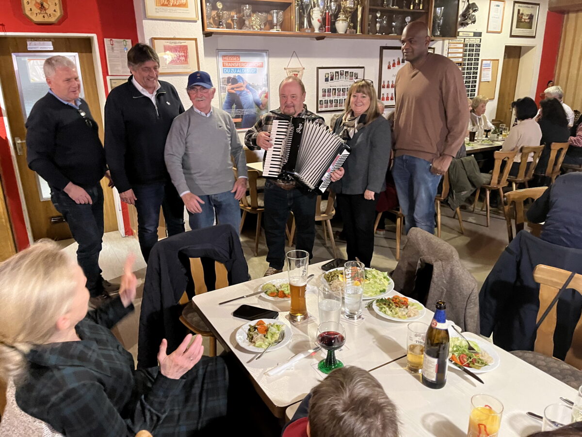 Freundschaftspflege beim Kontakt Club