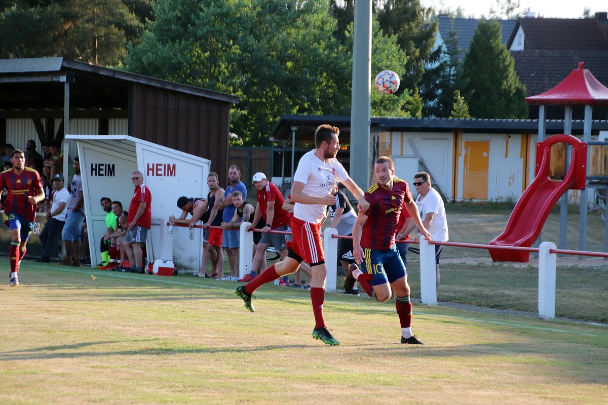 Im Totopokal-Finale am Maifeiertag stehen sich  Grafenwöhr und Hahnbach gegenüber