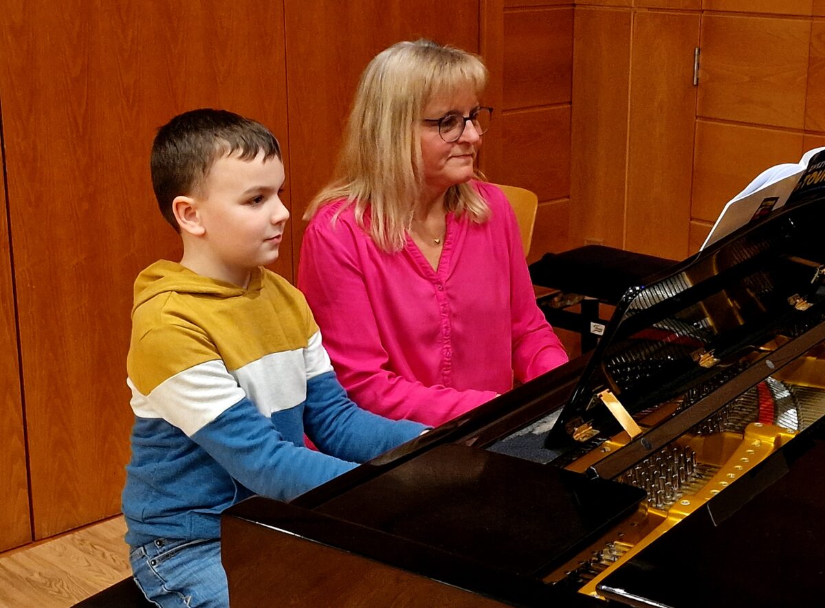 Jung und Alt begeisterten beim Vorspielabend der Franz-Grothe-Schule