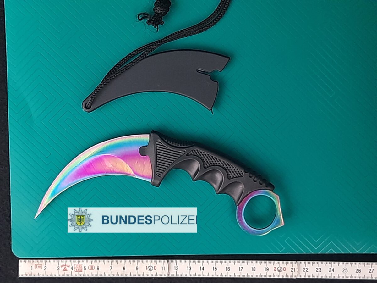 Joint in der Unterhose und Dum Bum in der Handtasche