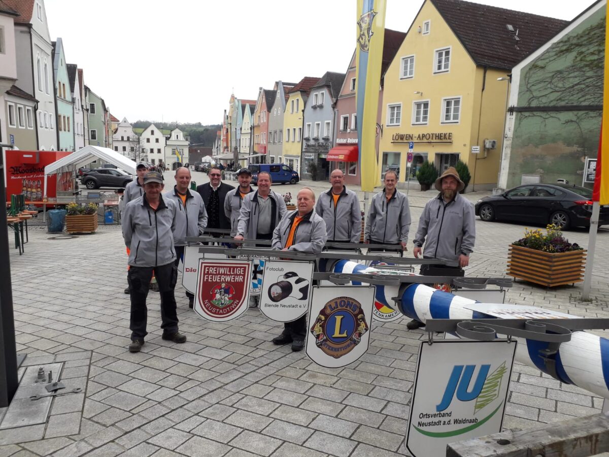 Schrumpfender Maibaum – wachsende Vorfreude auf das Maibaumfest