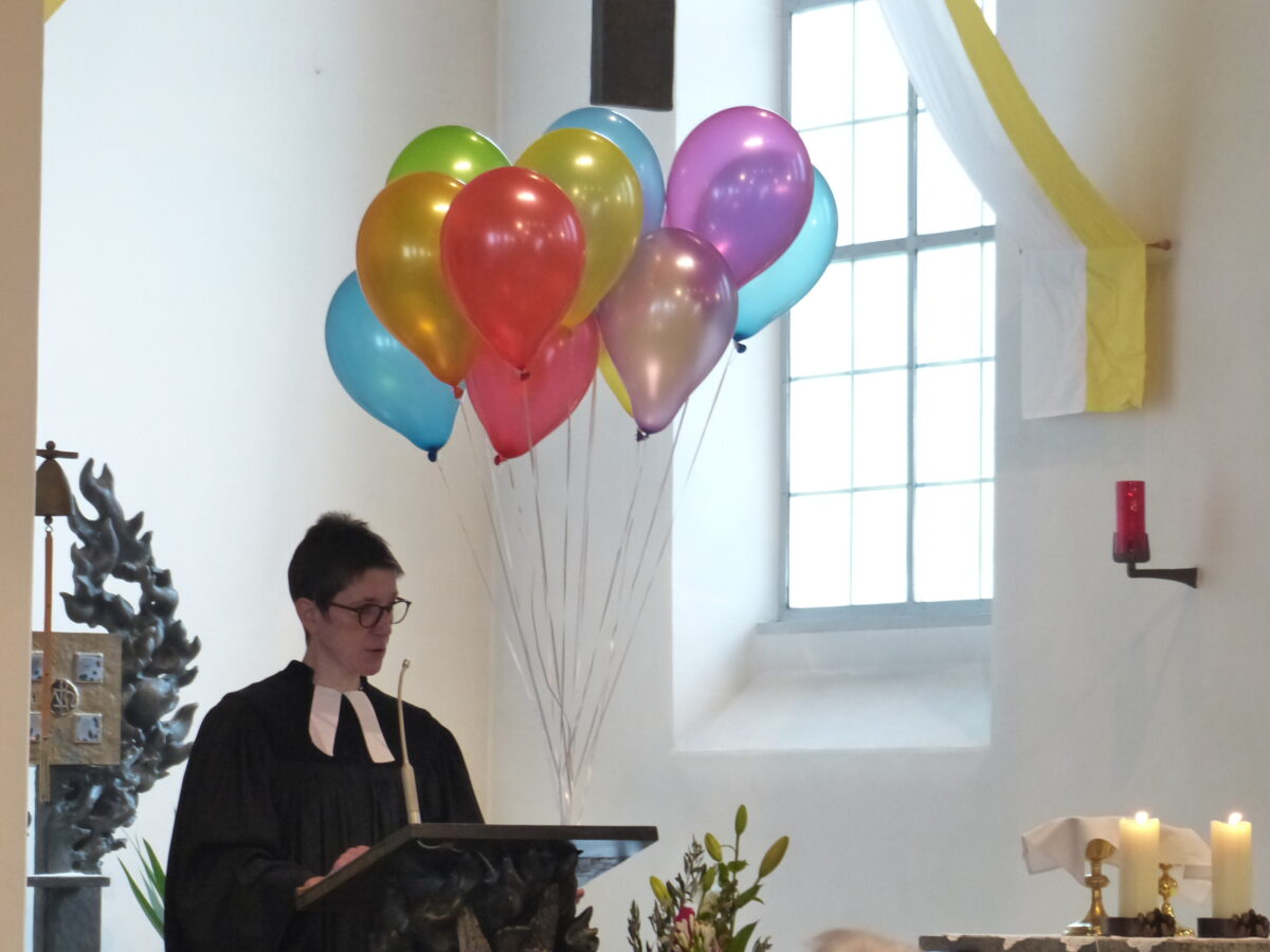 Konfirmanden aus drei Kirchengemeinden