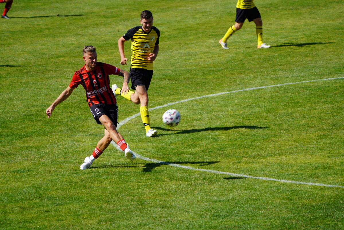 Im Nachholspiel der Bezirksliga treffen die „Teams der Stunde“ aufeinander