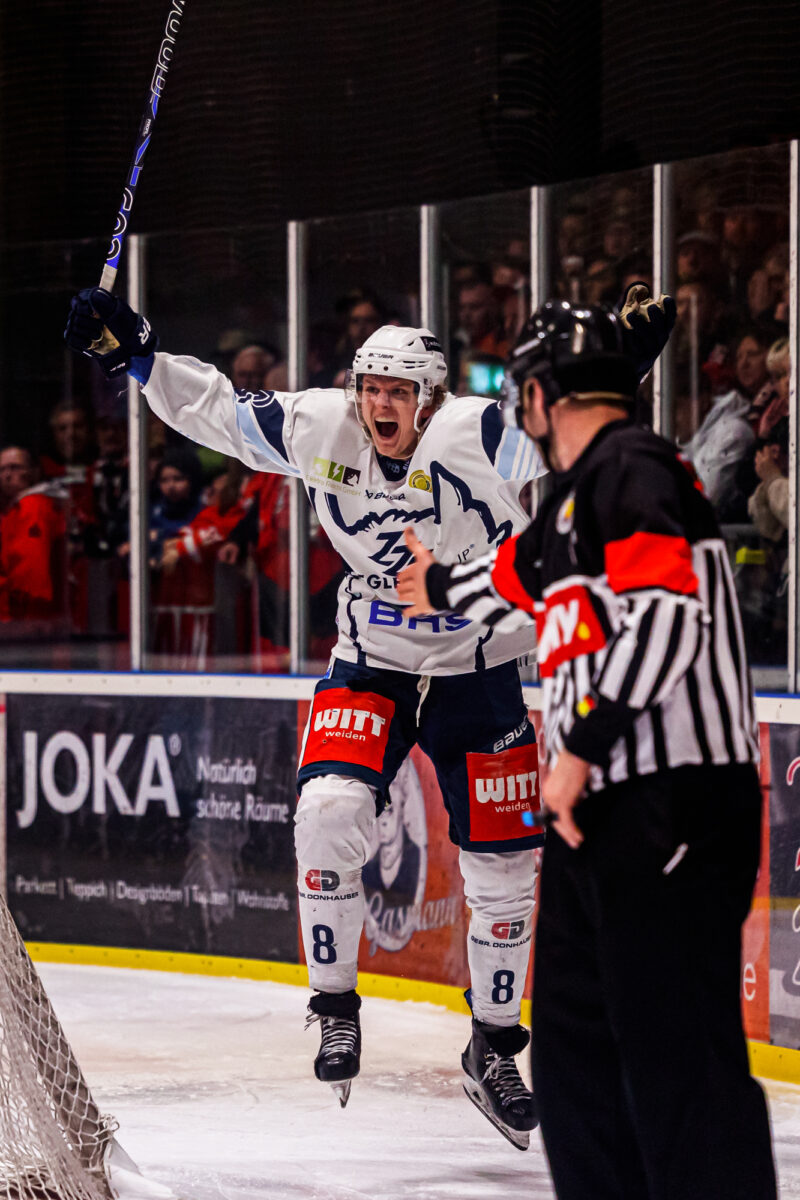 Die Blue Devils stehen nach 6:2-Sieg im Playoff-Finale um den Aufstieg in die DEL 2