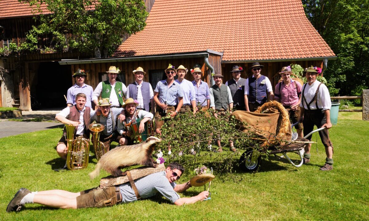 In Lennesrieth ist der Pfingstschwanz los