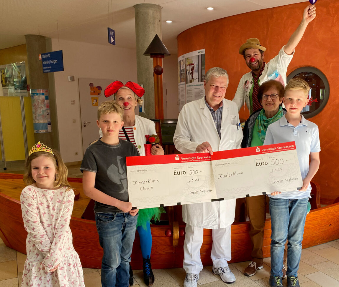 1.000 Euro für Kinderklinik am Klinikum Weiden und Klinikclowns